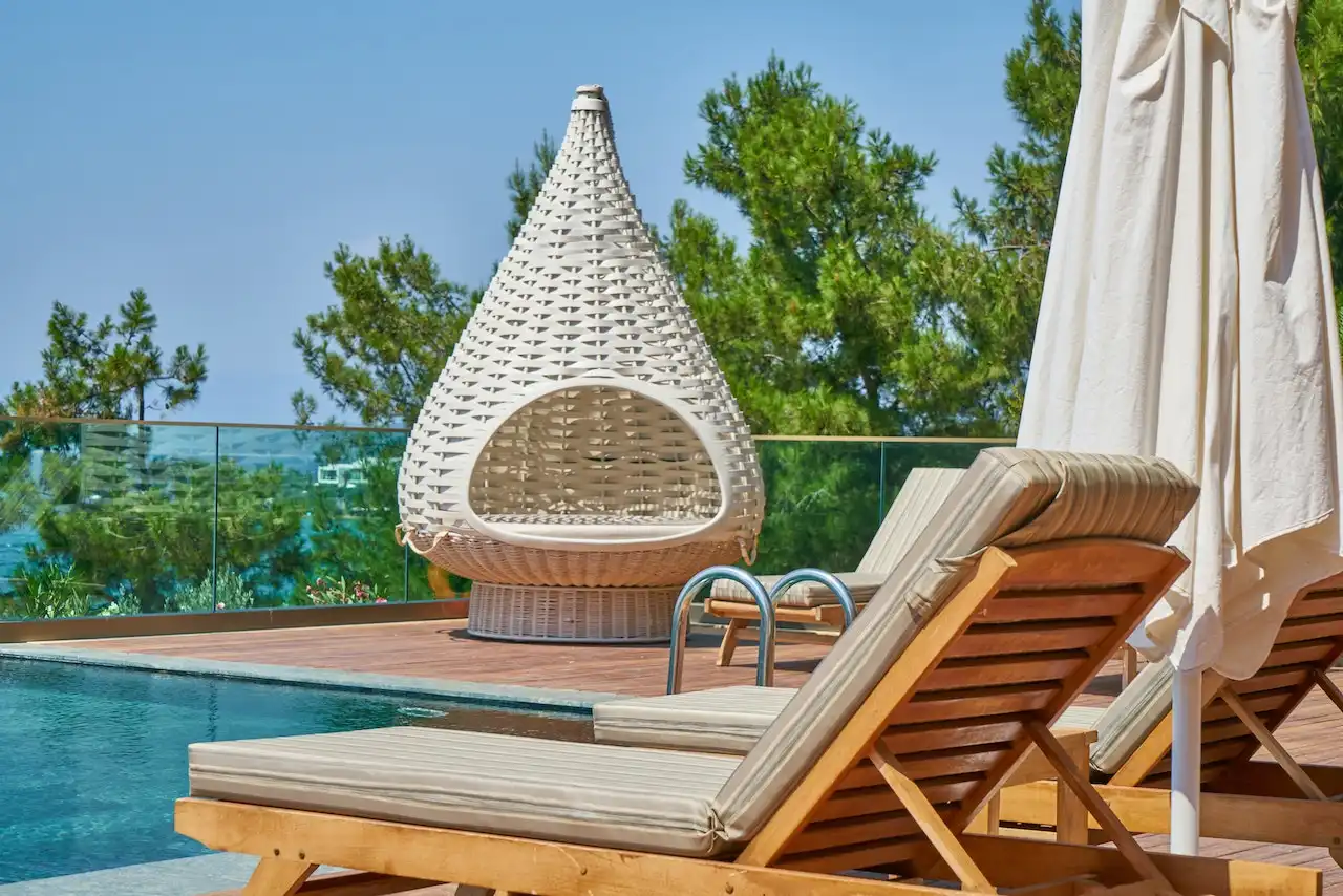 hotel bordo piscina